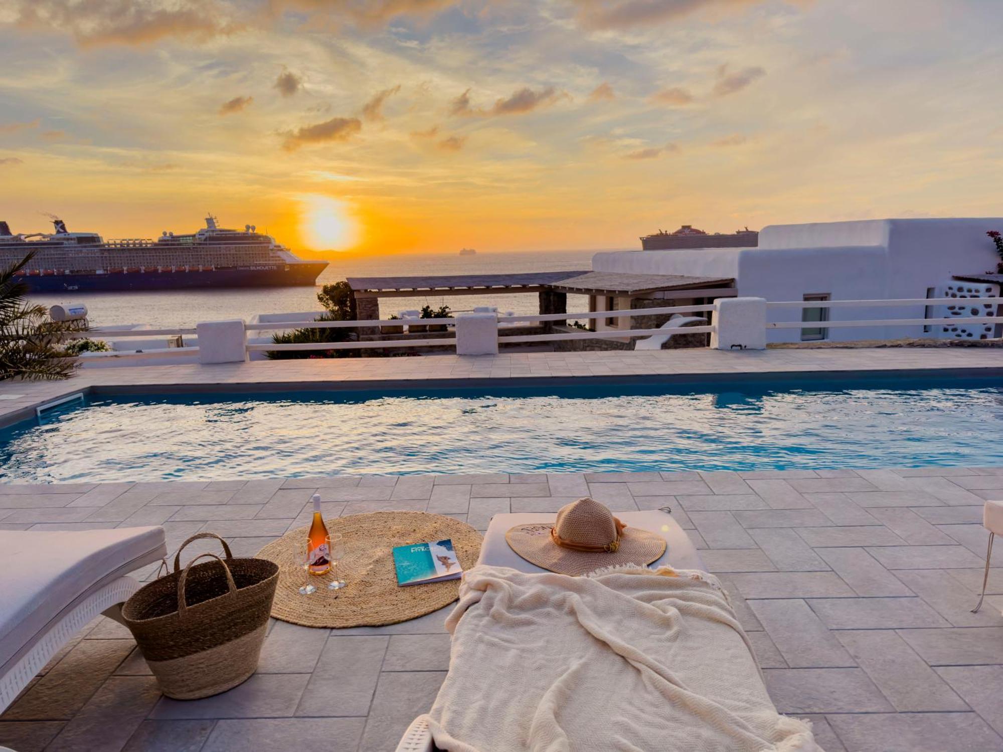 Konukevi With-inn Mykonos 3*